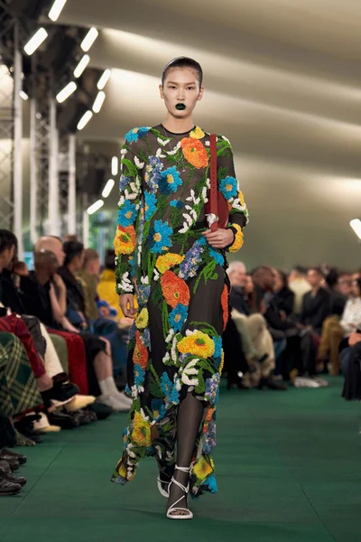 Look 48